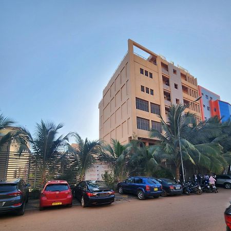 Hotel Les Fleurettes Ουαγκαντουγκού Εξωτερικό φωτογραφία