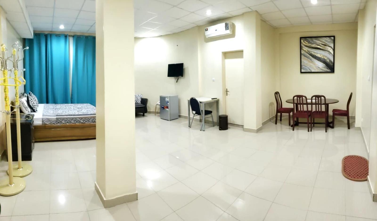 Hotel Les Fleurettes Ουαγκαντουγκού Εξωτερικό φωτογραφία