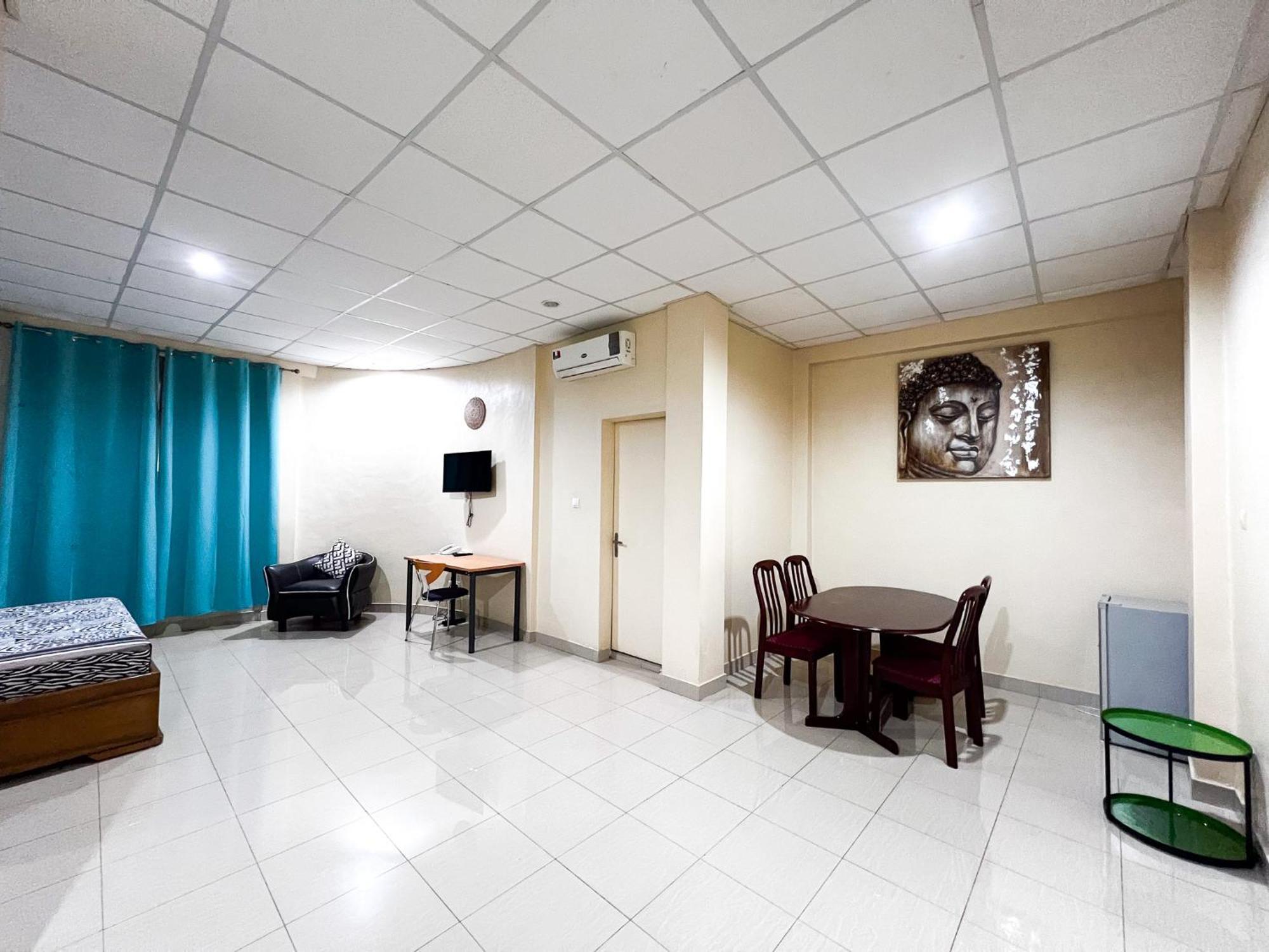 Hotel Les Fleurettes Ουαγκαντουγκού Εξωτερικό φωτογραφία