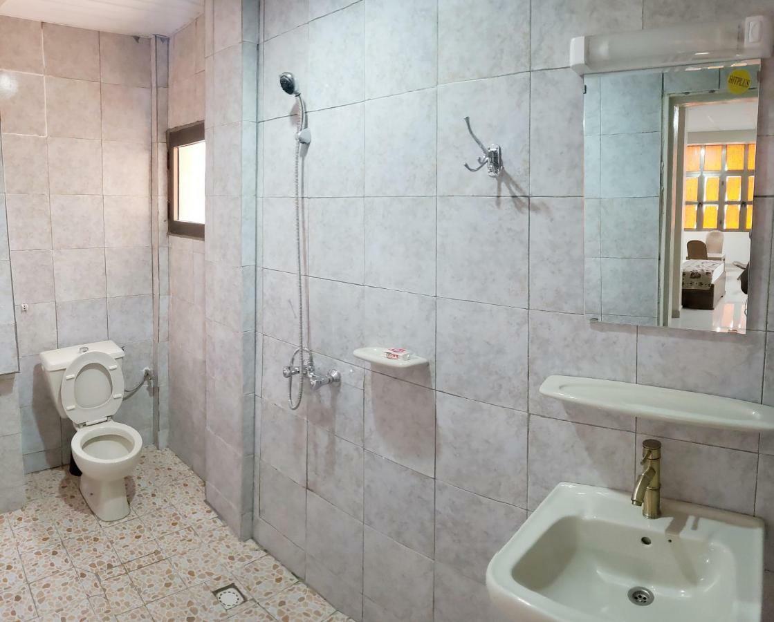 Hotel Les Fleurettes Ουαγκαντουγκού Εξωτερικό φωτογραφία