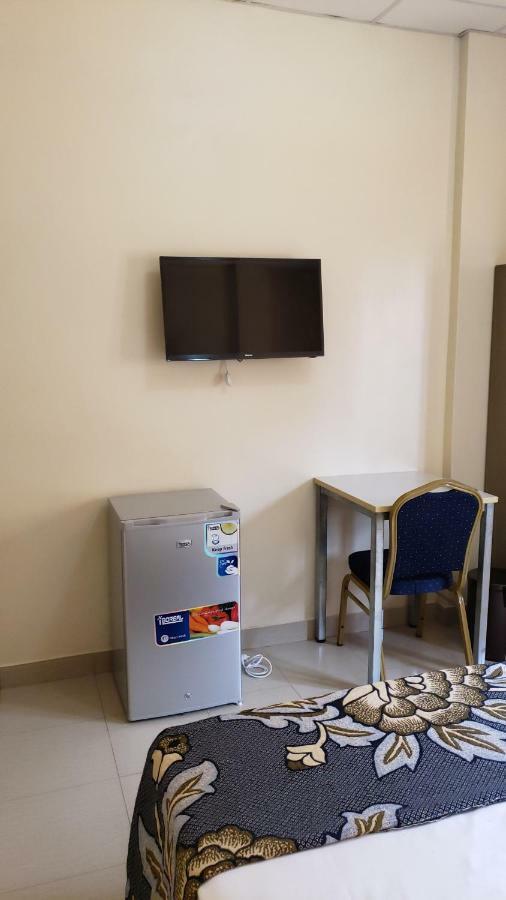 Hotel Les Fleurettes Ουαγκαντουγκού Εξωτερικό φωτογραφία