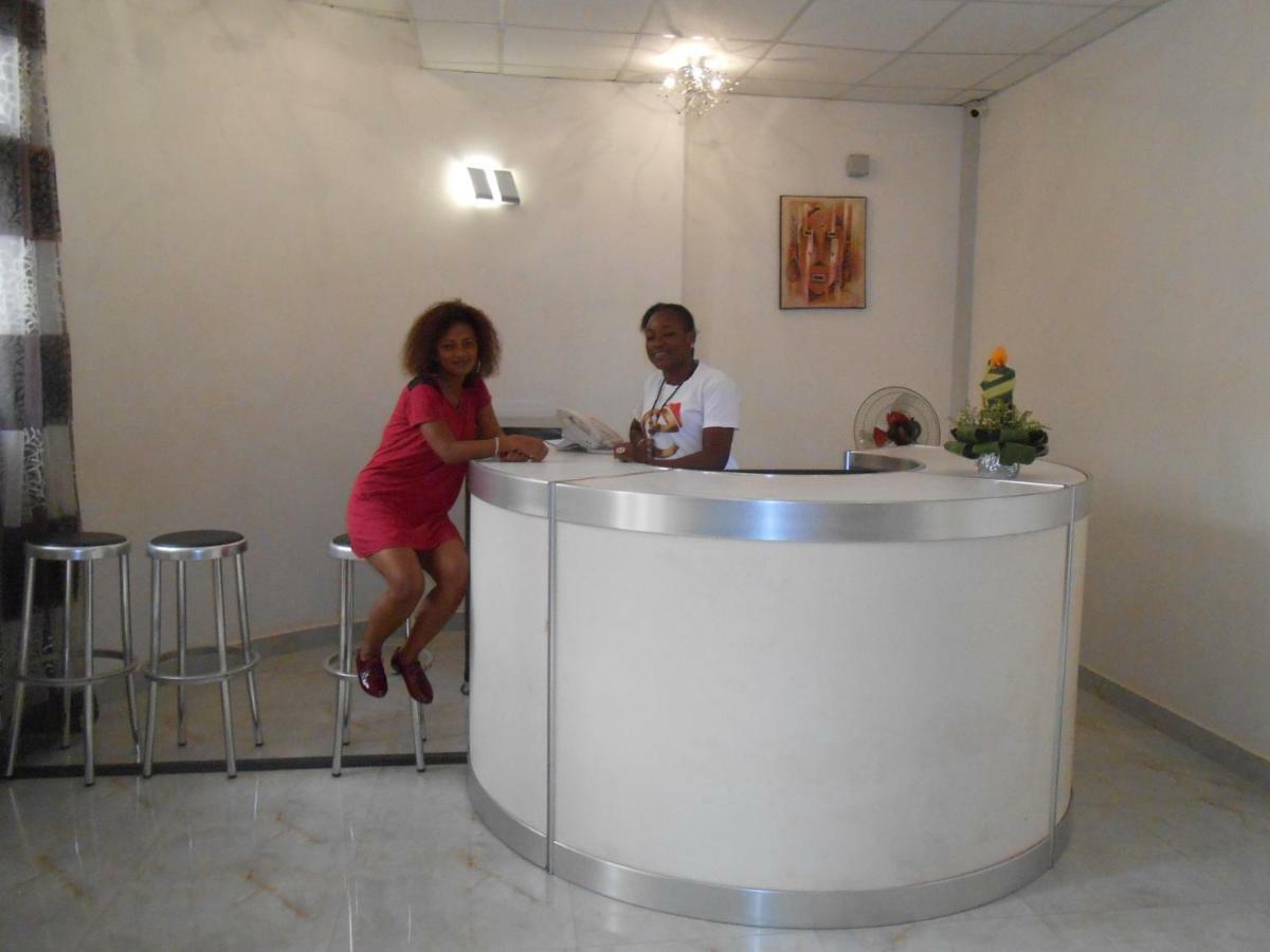 Hotel Les Fleurettes Ουαγκαντουγκού Εξωτερικό φωτογραφία